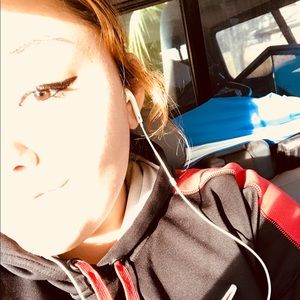 Meet your Posher, Mireya